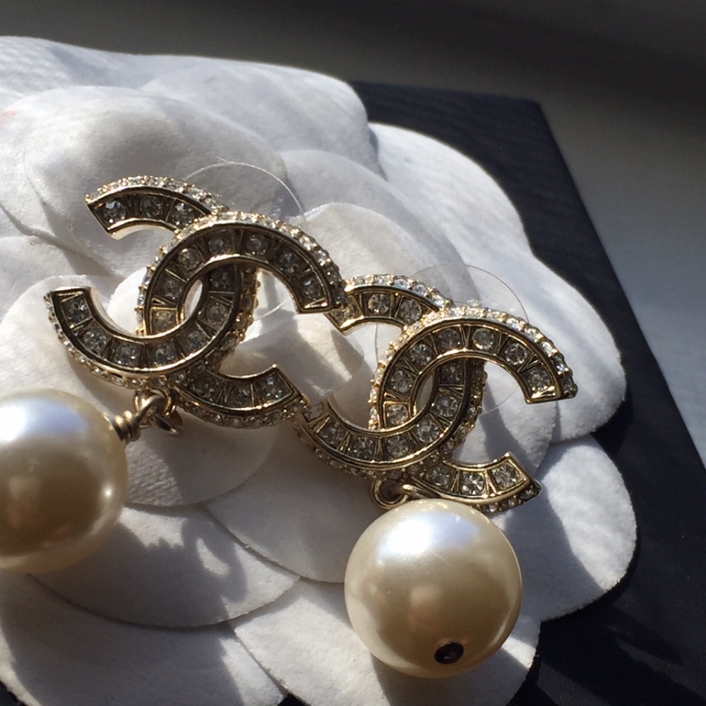 Chanel Authentic Pearl Drop Earrings